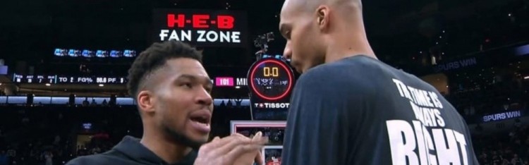 怪兽+外星人？字母哥赛后捂嘴与文班密谈！美媒：这将彻底摧毁NBA