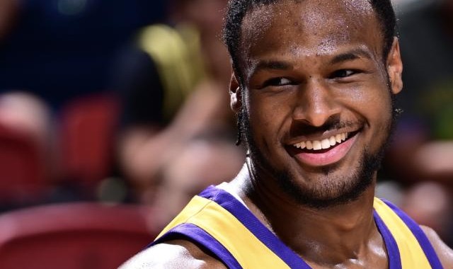 开云APP-湖人全员陪太子读书！詹姆斯坦言新季目标并非冲冠